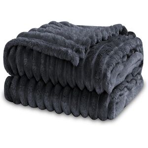 Super Soft Throw Blanket for Couch 3D Striped Jacquard Design Lightweight 50x60”